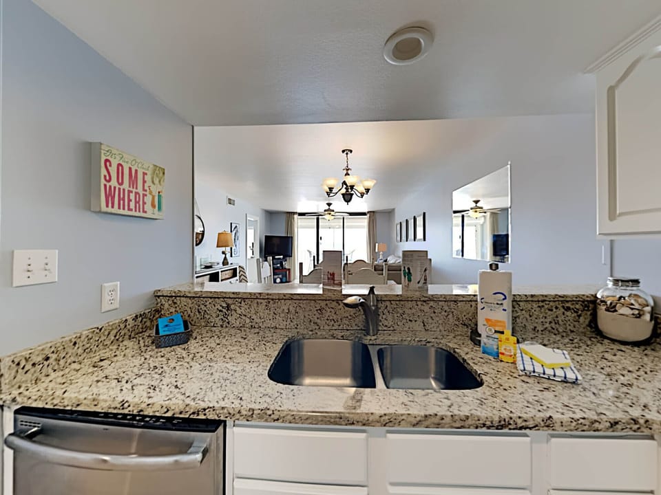 Condo, Multiple Beds, Kitchen, Ocean View (#603 - No Pets) | Private kitchen | Fridge, microwave, oven, stovetop