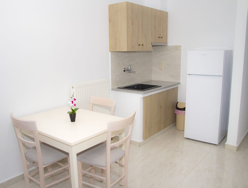 Family Room - Without Balcony | 1 bedroom, in-room safe, desk, laptop workspace