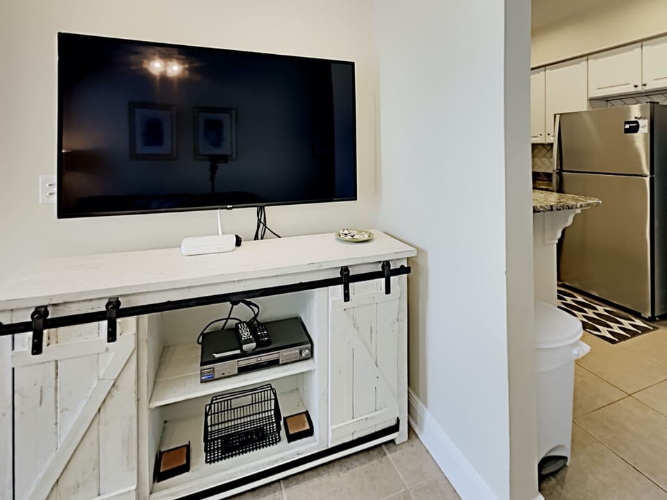 Condo, Multiple Beds, Balcony, Garden View (#511 - No Pets) | Interior