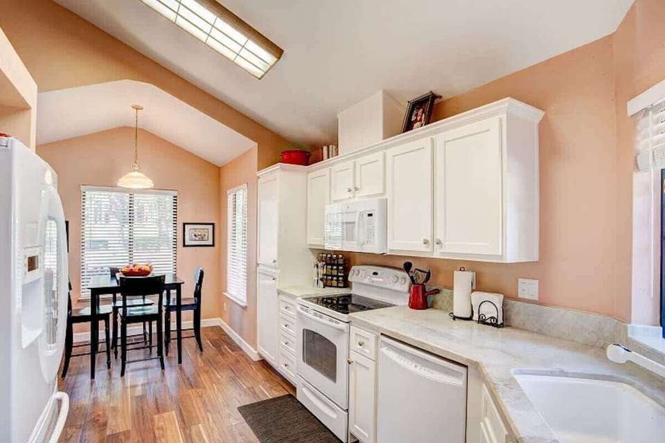 Beautifully updated kitchen