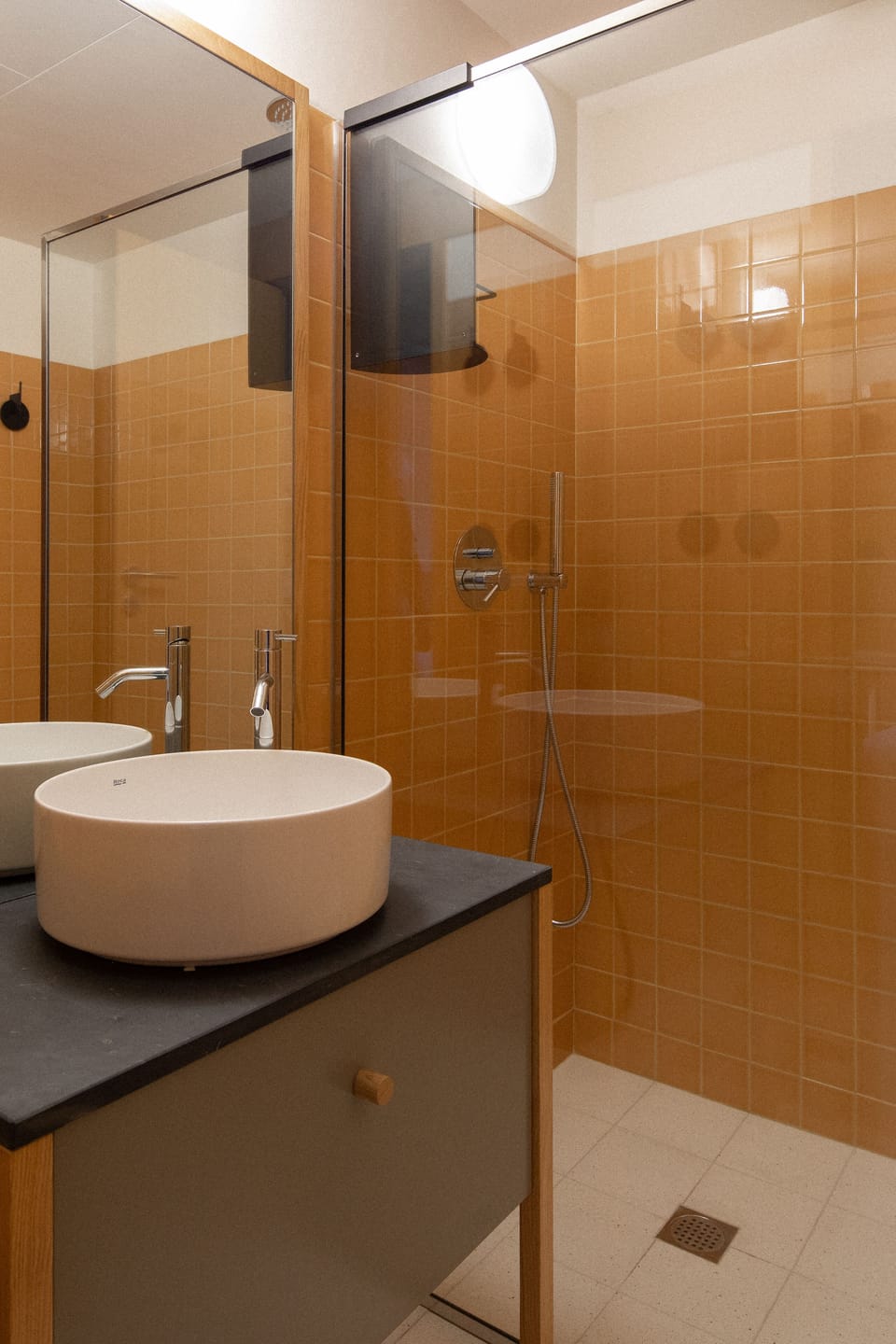 Standard Double Room | Bathroom | Shower, rainfall showerhead, eco-friendly toiletries, hair dryer