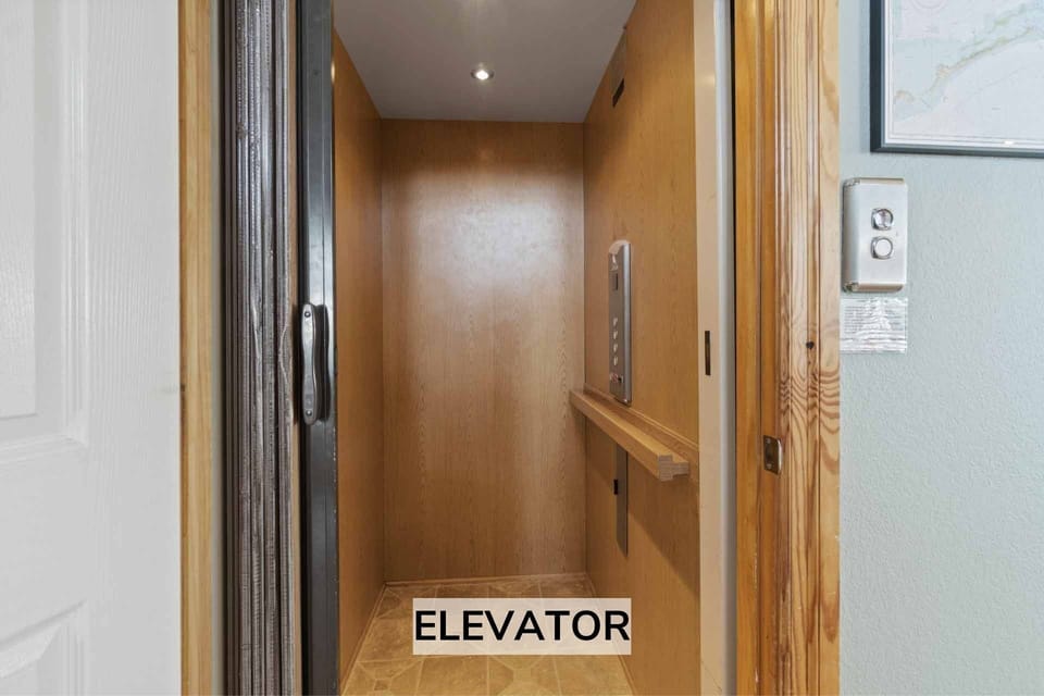 Surf-or-Sound-Realty-1042-Sound-Living-Elevator