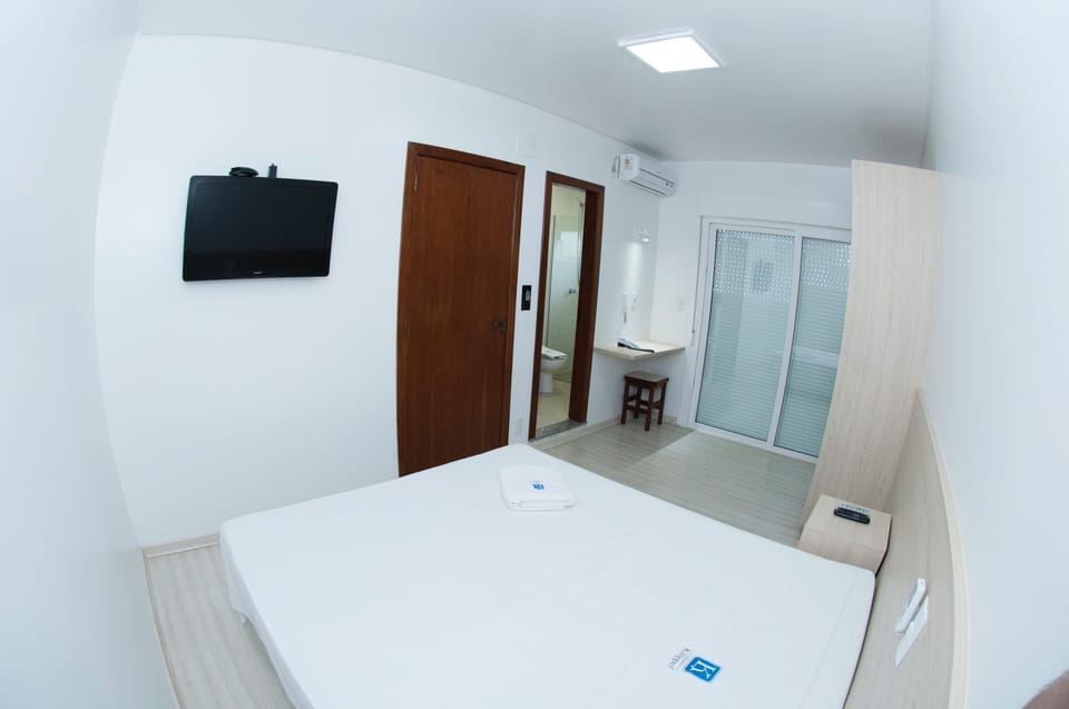 Luxury Double or Twin Room | Soundproofing, free WiFi, bed sheets, wheelchair access