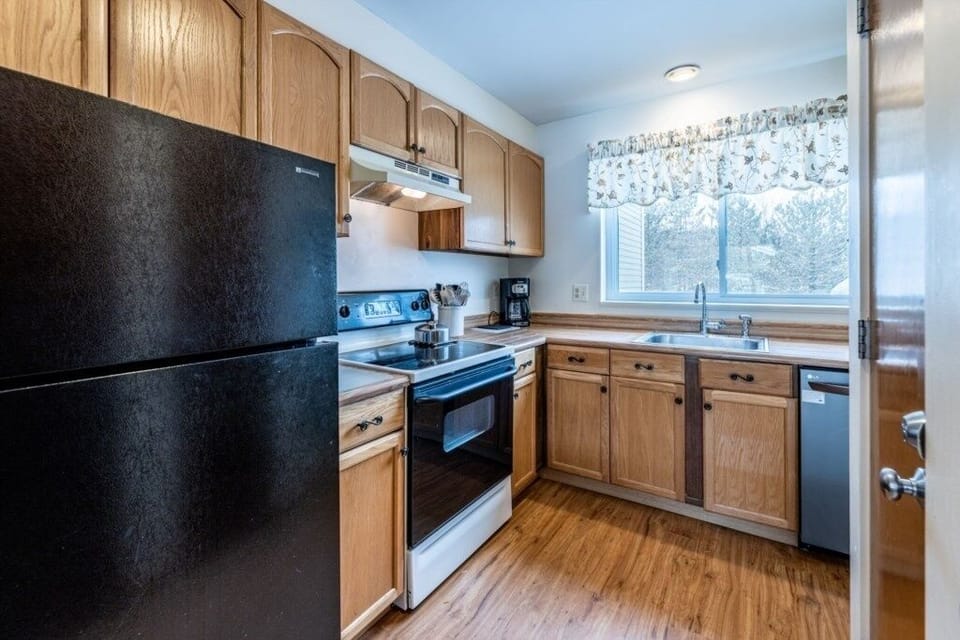 Room, Indoors, Kitchen, Furniture, Flooring
