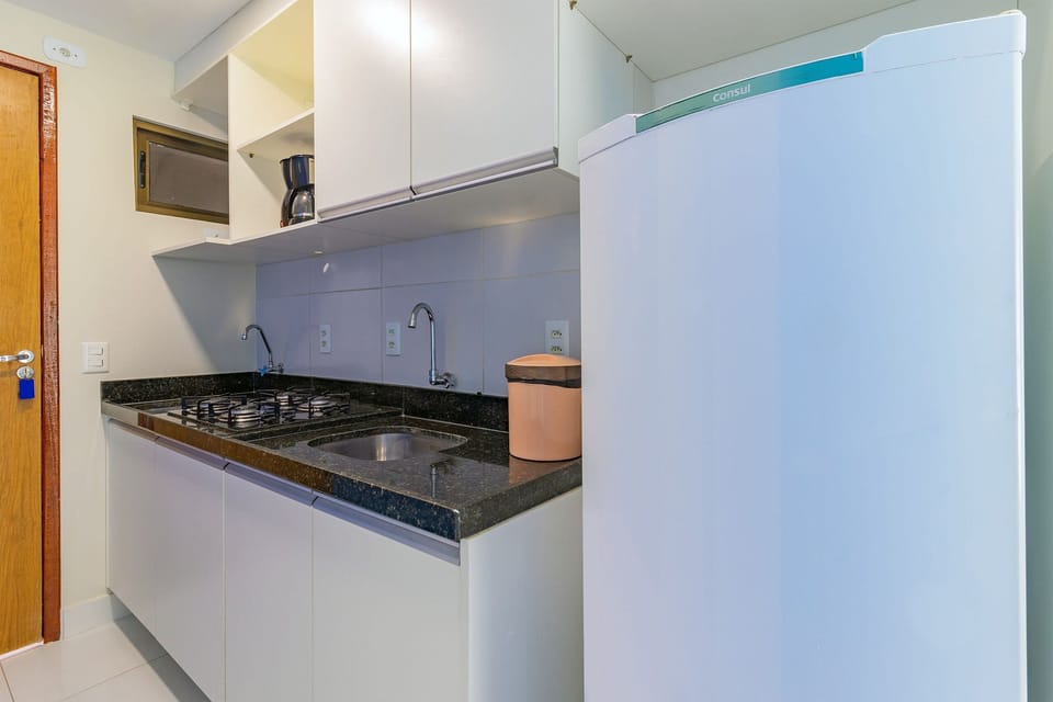 Superior Apartment | Private kitchen | Fridge, cookware/dishes/utensils