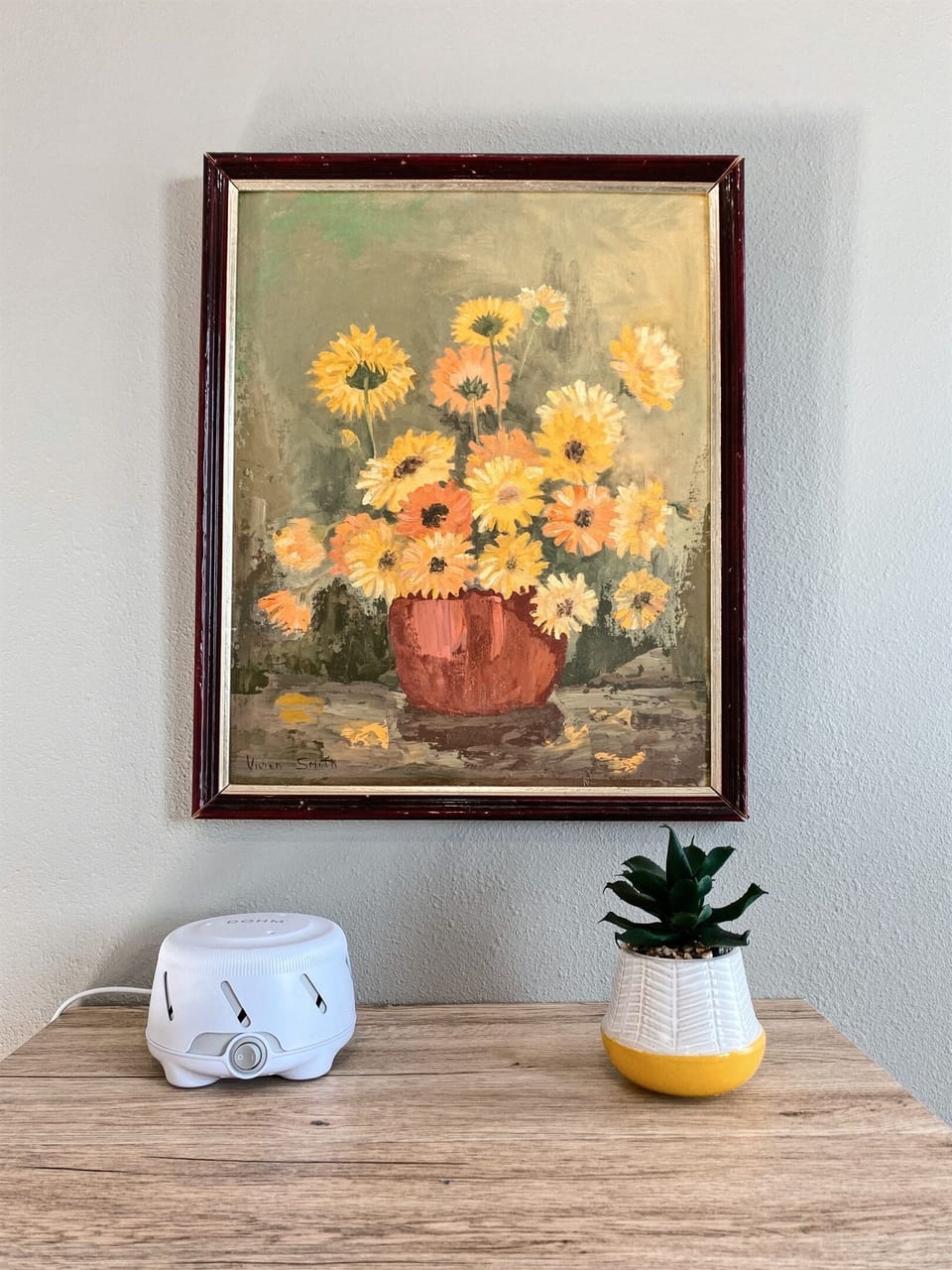 White Noise machine & small clothes dresser provided