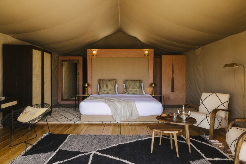 Premium bedding, in-room safe, iron/ironing board, free WiFi