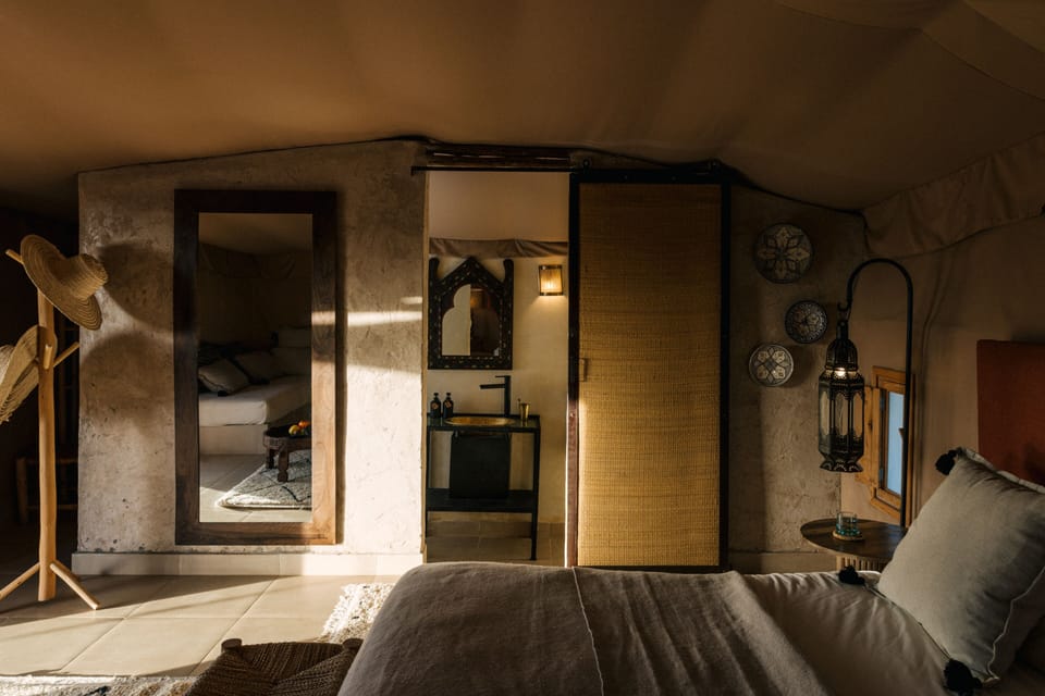 Premium bedding, in-room safe, iron/ironing board, free WiFi