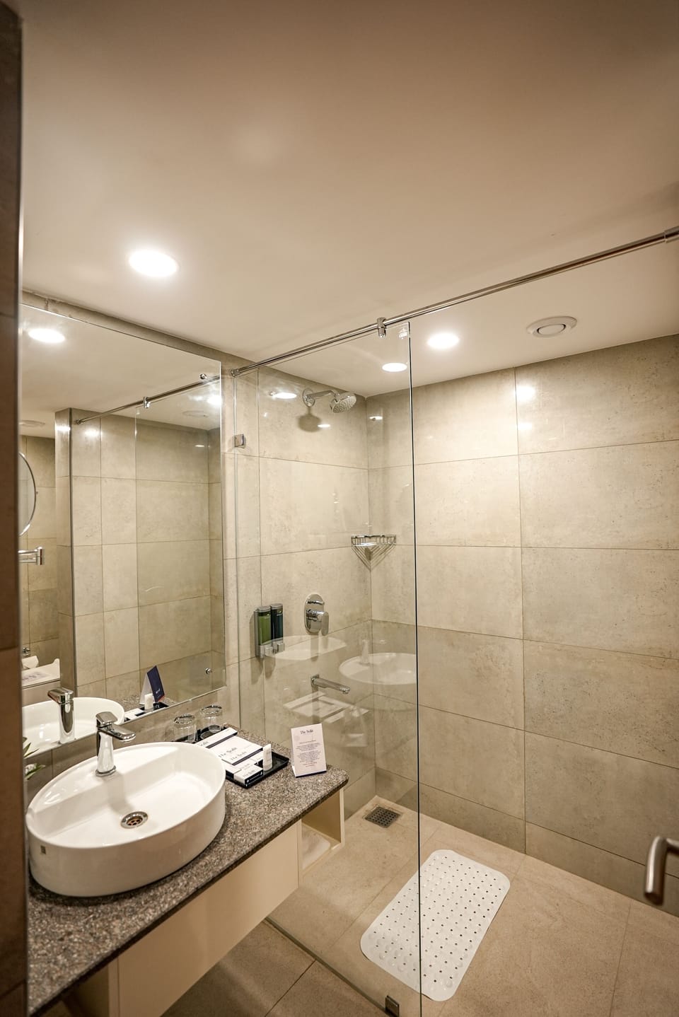 Sulit Premium Room | Bathroom | Shower, rainfall showerhead, designer toiletries, hair dryer