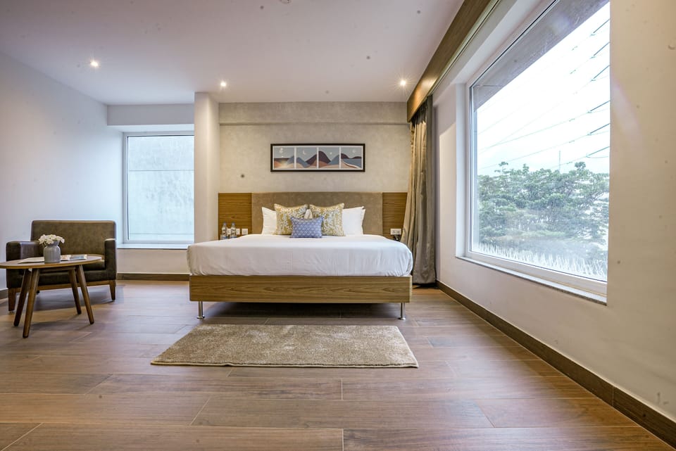 Sulit King Room | Egyptian cotton sheets, premium bedding, down comforters