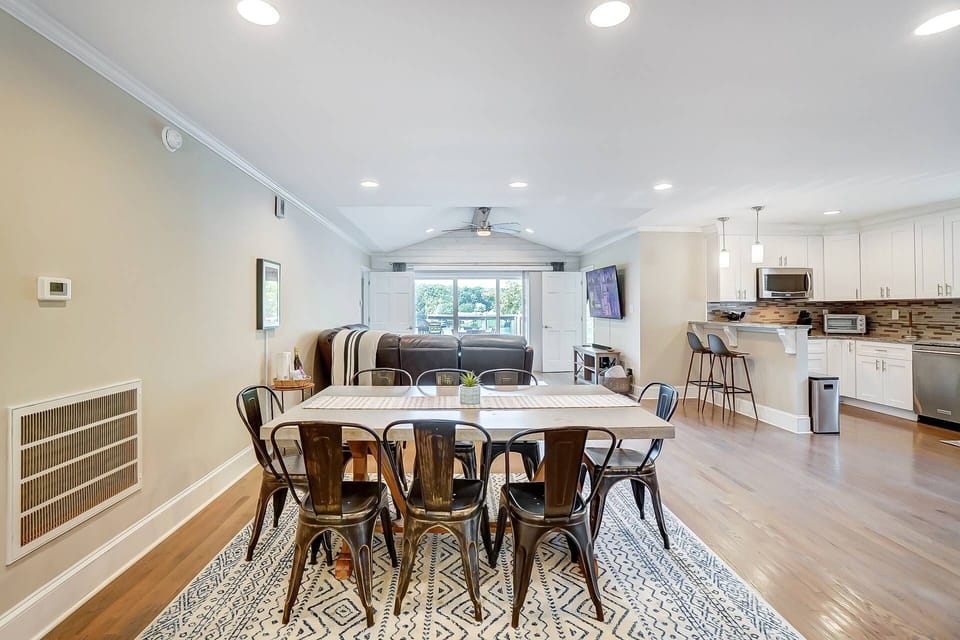 You will just love this open floor plan with waterfront views!