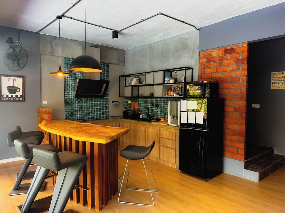 Design Shared Dormitory, Women only | Private kitchen | Full-size fridge, microwave, espresso maker, coffee/tea maker