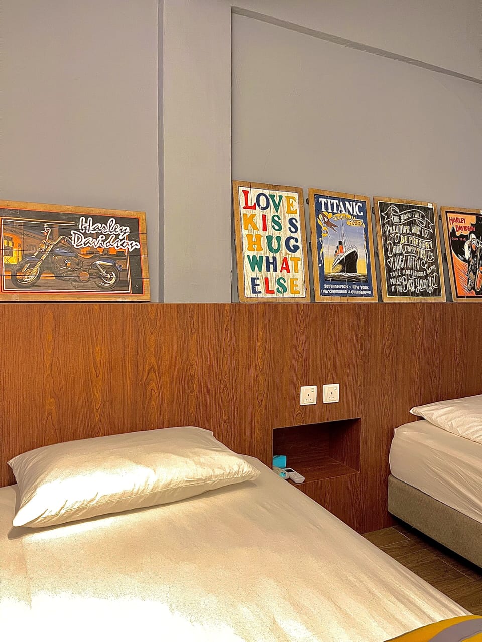 Standard Room | In-room safe, individually decorated, individually furnished, desk