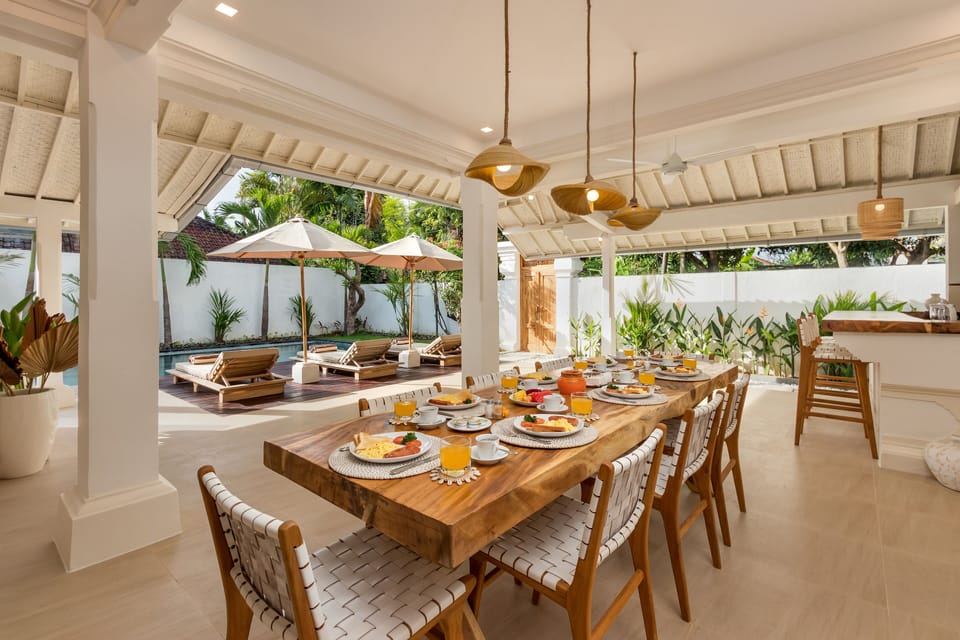 Family Villa | In-room dining