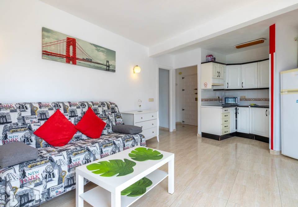 Communal lounge/ TV room,Kitchen or kitchenette,Living room