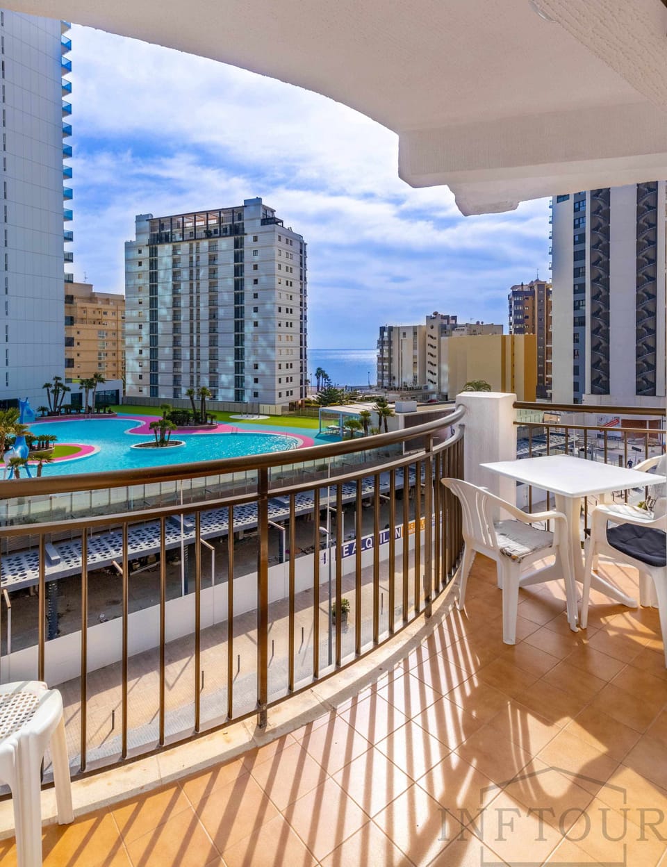 Balcony/Terrace,City view,Sea view