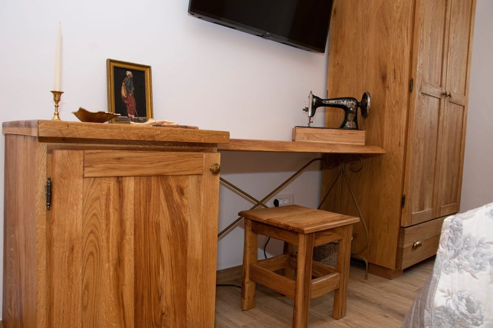 Luxury Quadruple Room | Premium bedding, in-room safe, individually decorated, desk