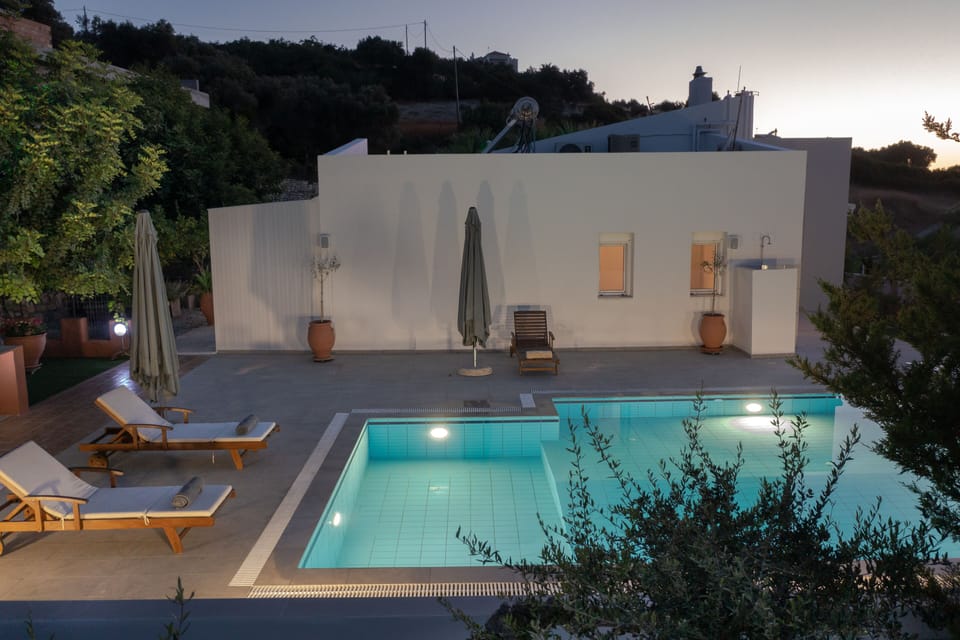 Felix villa swimming pool