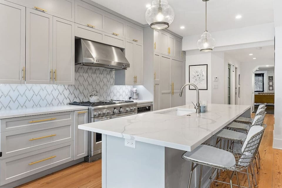 Modern styling with plenty of room at the counter