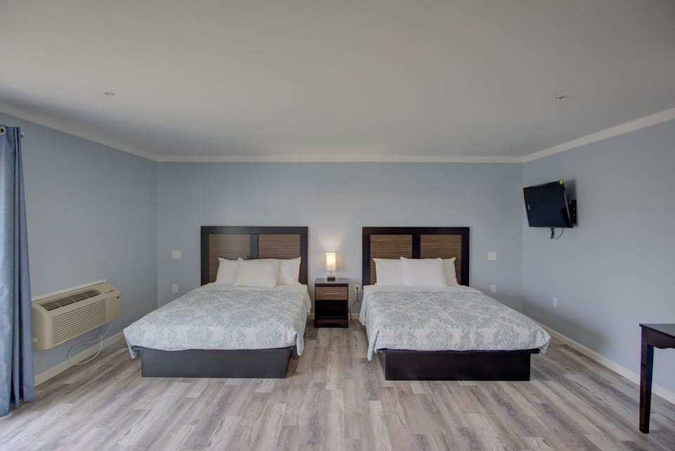 Deluxe Double Room | Desk, free WiFi, bed sheets