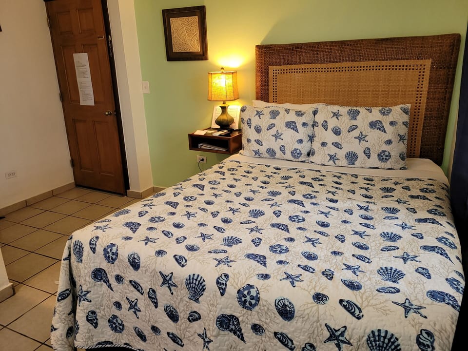 Double Room | In-room safe, blackout drapes, WiFi (free), individually decorated