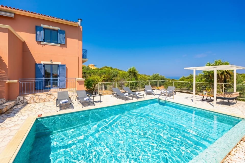 Beautiful villa with private pool and terrace with sea views