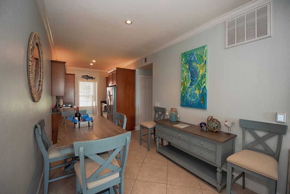 Dining to Kitchen 2