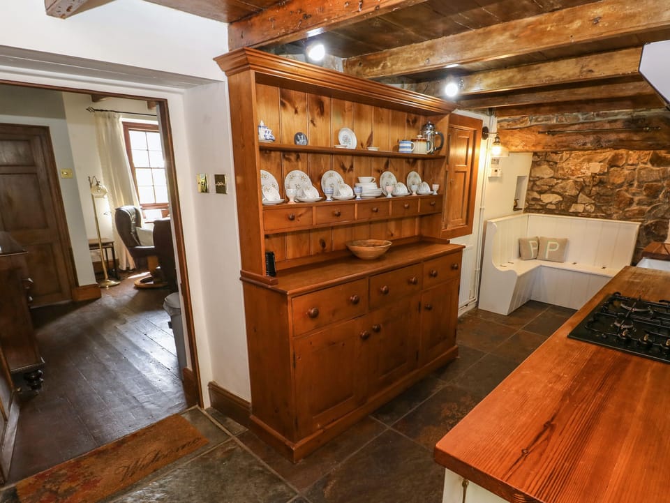 Cottage | Private kitchen | Fridge, dishwasher, electric kettle, toaster
