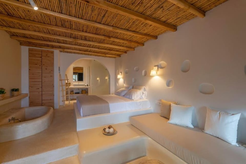 Deluxe Suites with Sea View (2 types) | In-room safe, blackout drapes, soundproofing, iron/ironing board