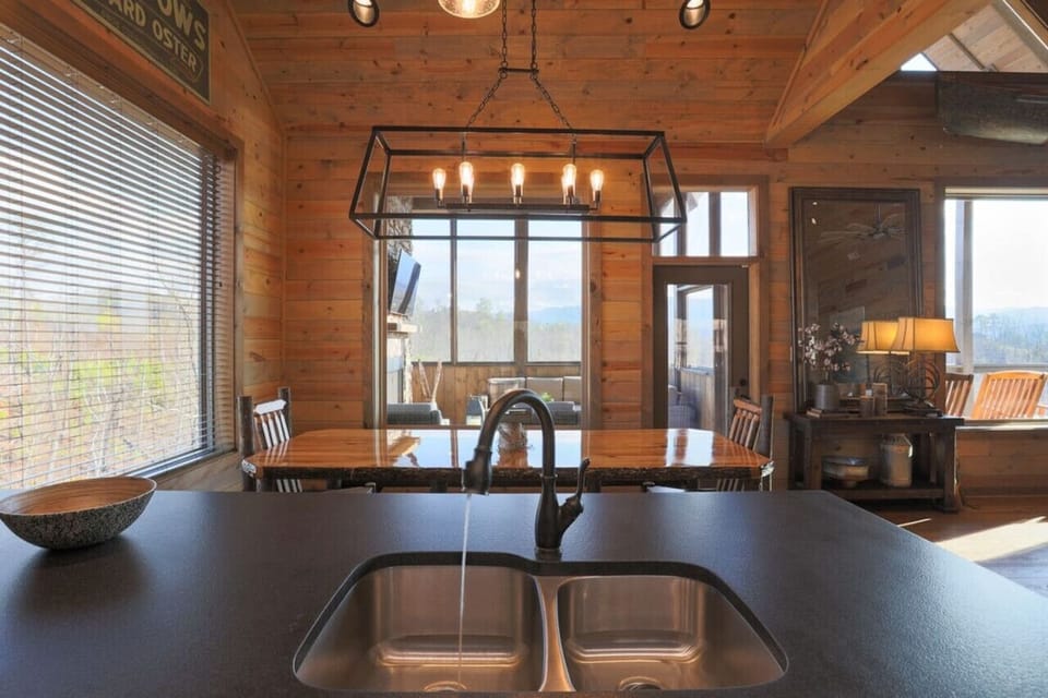 Kitchen Mountain Views
