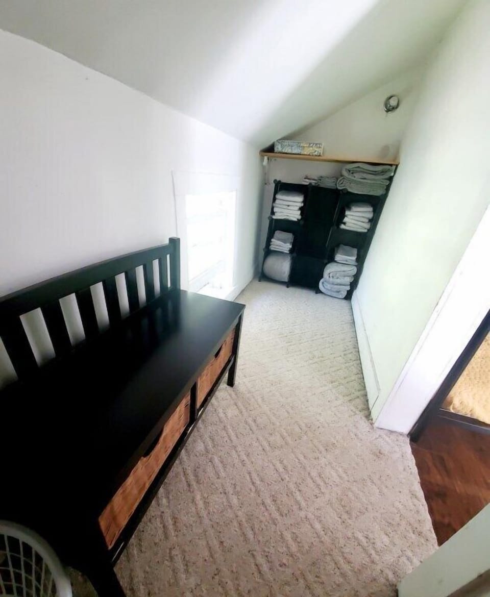 Queen + Bunks bedroom closet