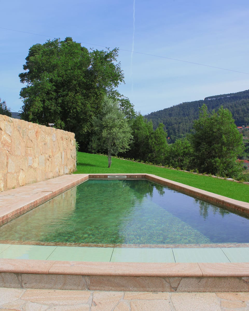 Piscina e Jardim