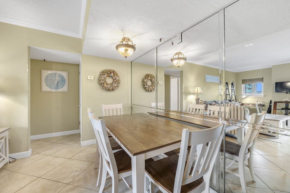 Dining Table and 4 Chairs