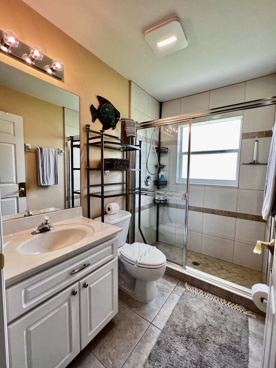 2nd bathroom 