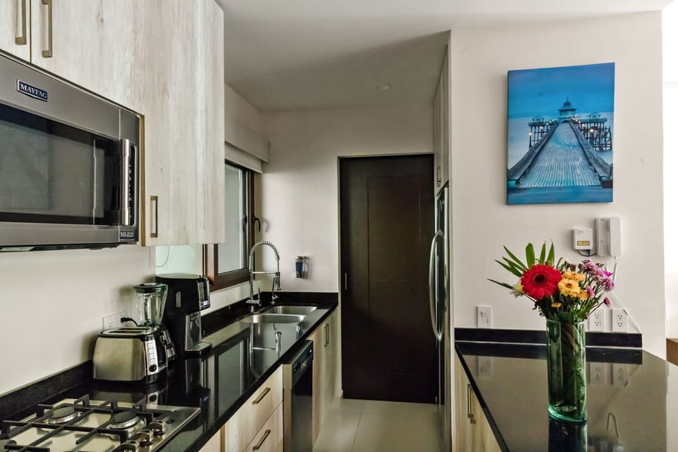 Condo - Image 13