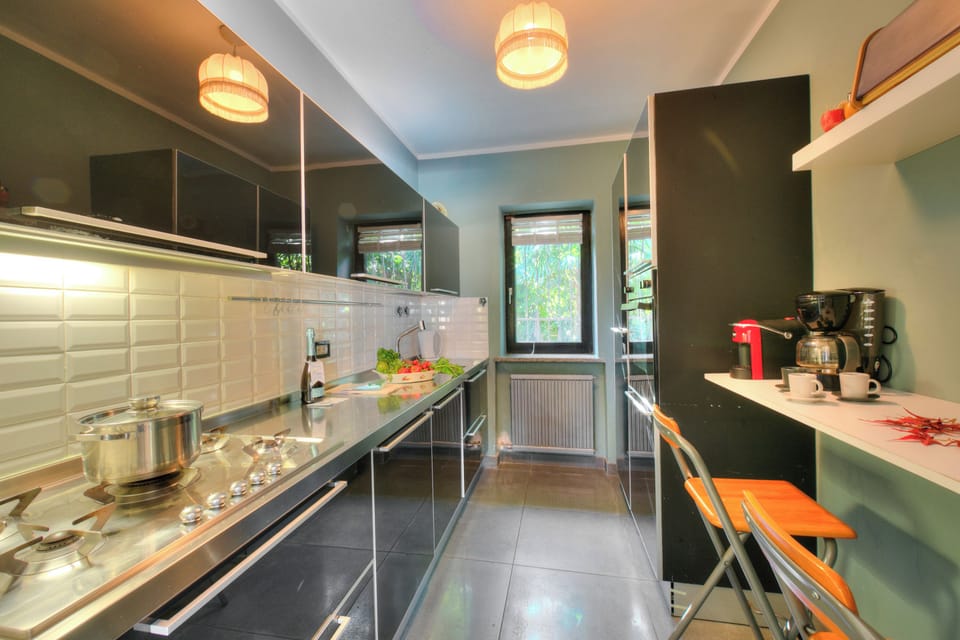 Family Villa, 3 Bedrooms, 2 Bathrooms, Mountainside (Casa Francesca Garden & View Lago) | Private kitchen