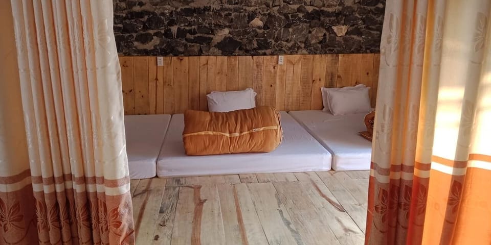Traditional Shared Dormitory, Mixed Dorm | Premium bedding, memory foam beds, desk, laptop workspace