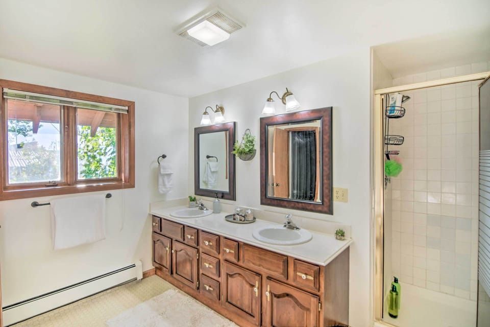 Bathroom | Towels Provided