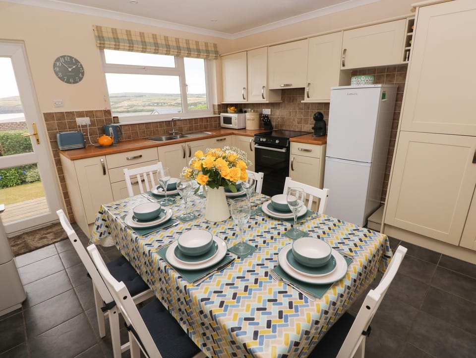 Fridge, dishwasher, electric kettle, toaster