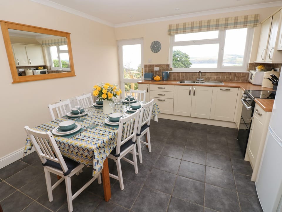 Fridge, dishwasher, electric kettle, toaster