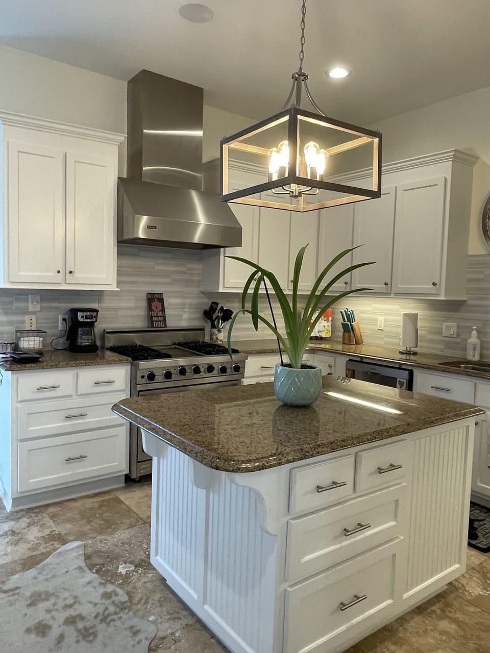The perfect kitchen for cooking! Viking appliances & everything you need. 
