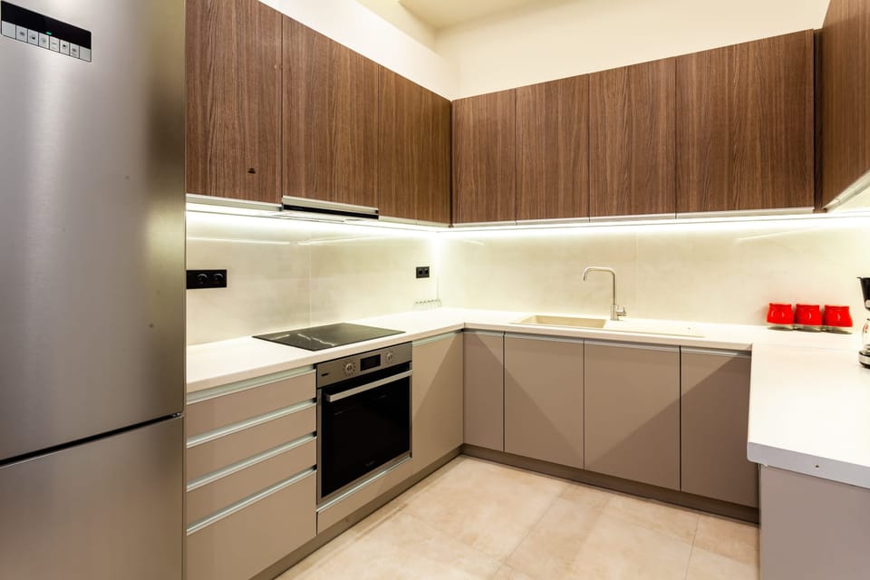 Bright and Functional Kitchen with Ample Counter Space and StorageBright and Functional Kitchen with Ample Counter Space and Storage