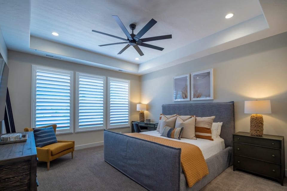 Primary bedroom - king bed