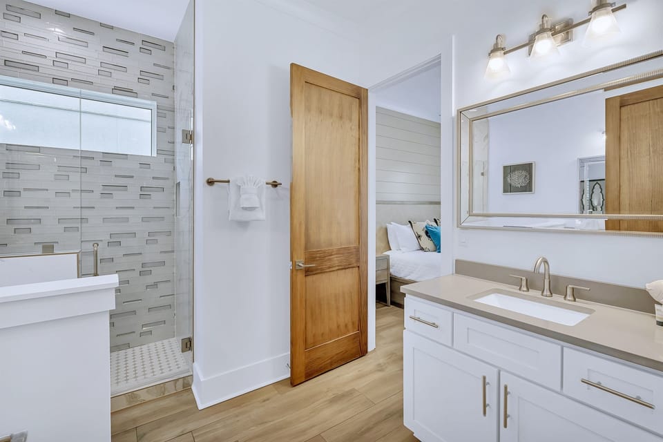 1st Floor - King Suite with ensuite bath