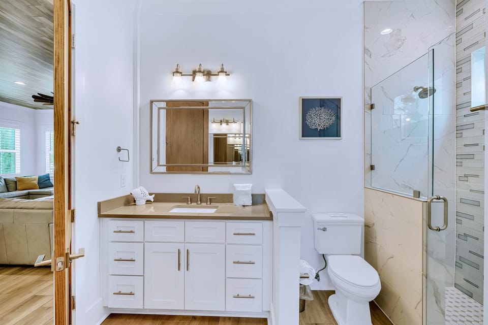 1st Floor - King Suite with ensuite bath