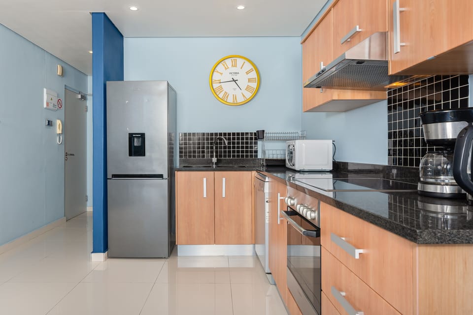 Comfort Apartment | Private kitchen | Fridge, microwave, oven, stovetop