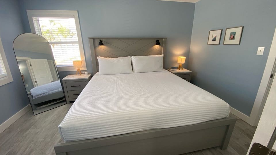 Second Bedroom, King bed