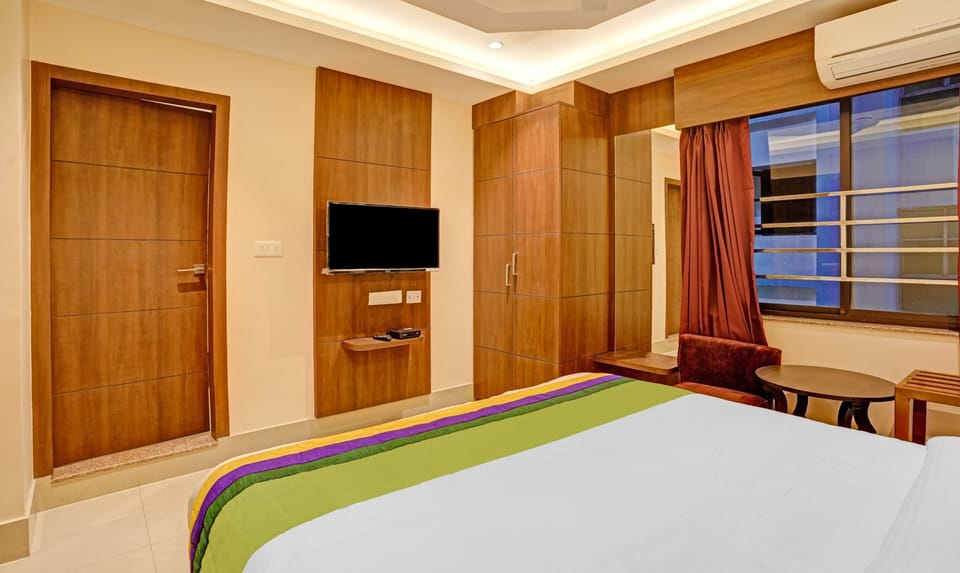 Standard Room | Desk, iron/ironing board