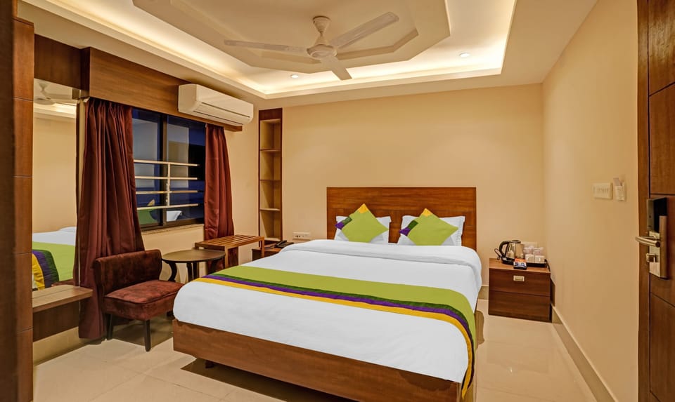 Standard Room | Desk, iron/ironing board