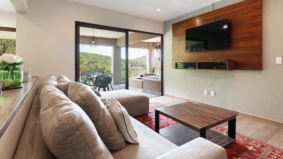 Family Apartment | Living area | TV